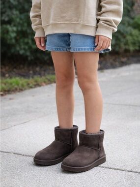 UGG Classic Mini Boots Womens 10 Chestnut Brown Sheepskin Suede